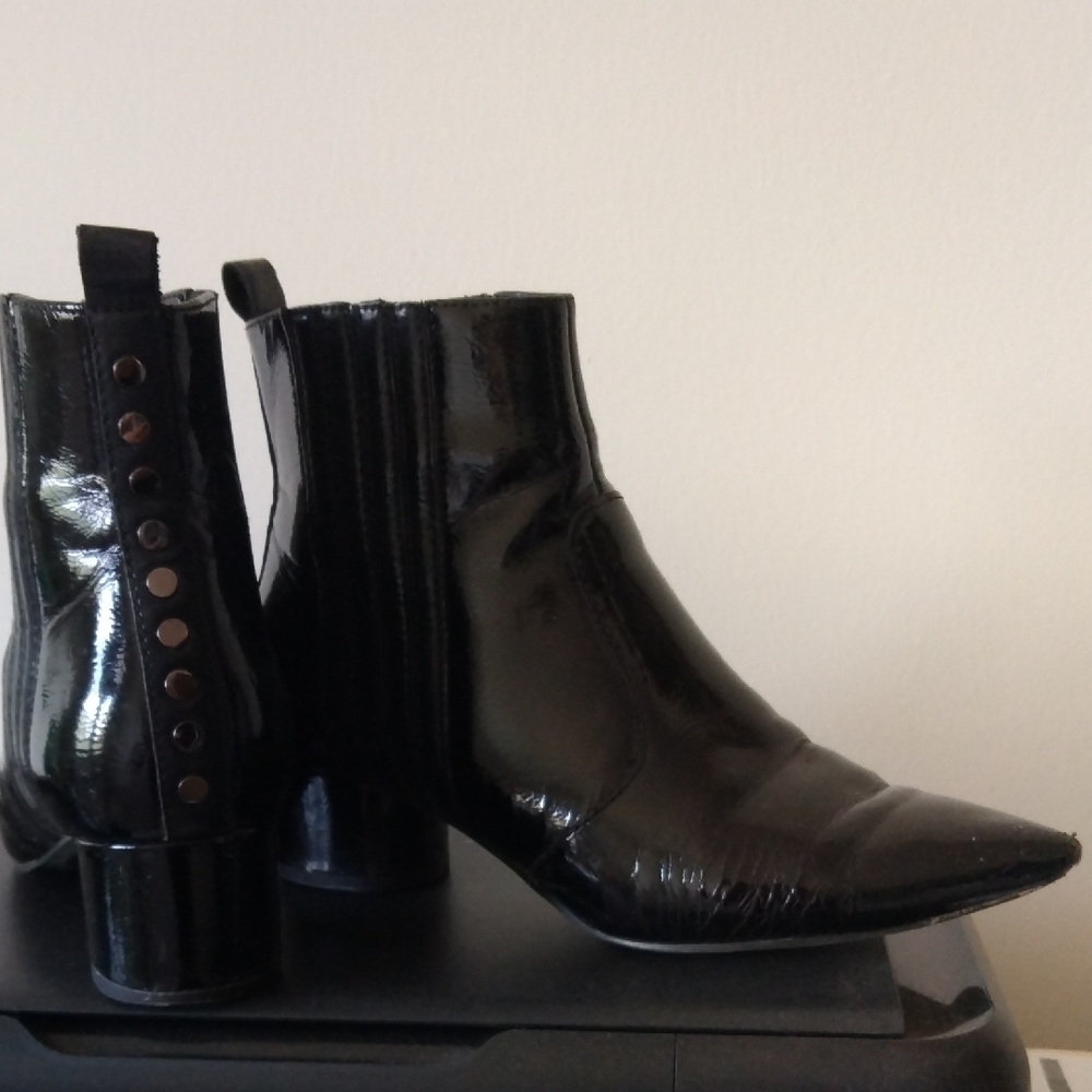 Kendall & Kylie Shiny Black Ankle Booties